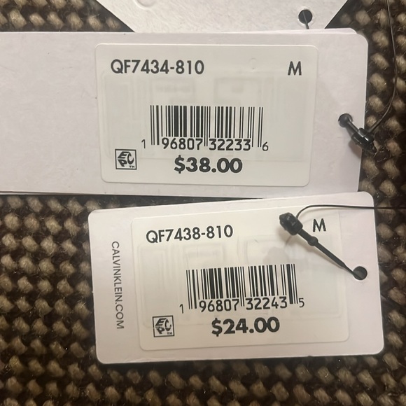 brand new, medium size Calvin Klein bra/underwear set - Picture 5 of 8